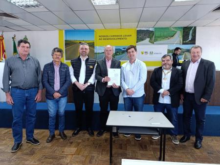 Município reforça pedido por recursos para construção de quadra esportiva em Campo Branco